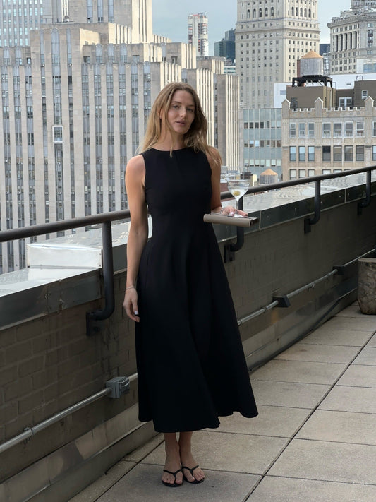 14 Sophisticated All Black Outfits for Women