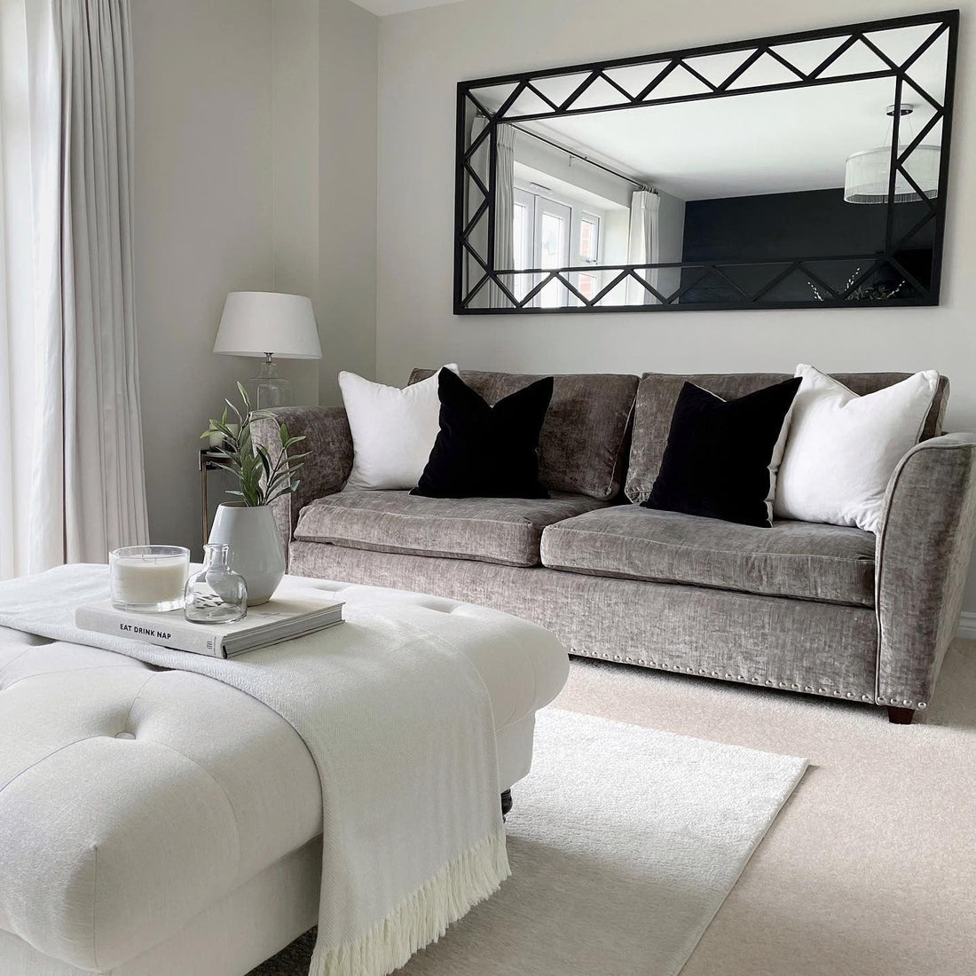 16 Modern Living Room Mirror Ideas for a Stylish Upgrade
