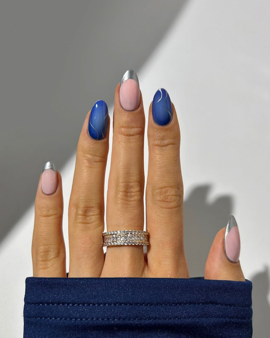 15 Classy Silver and Blue Nail Ideas
