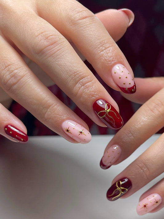 15 Chic Burgundy and Gold Nail Ideas
