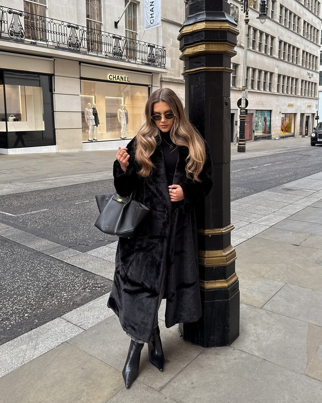 15 Trendy All Black Outfits for Women 2025 Fashion Tips