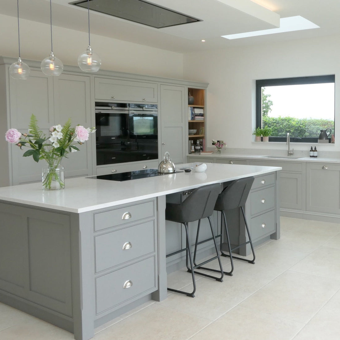 15 Chic Grey Kitchen Ideas with Stunning Details