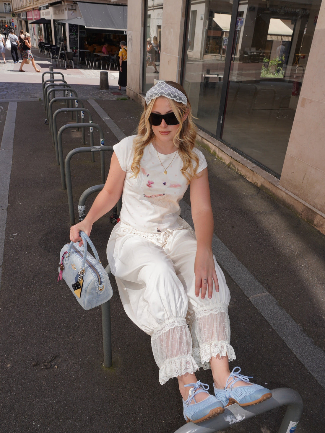16 Stunning Outfits with Glasses