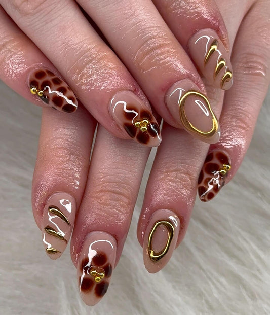 18 Classy Brown and Gold Nail Ideas