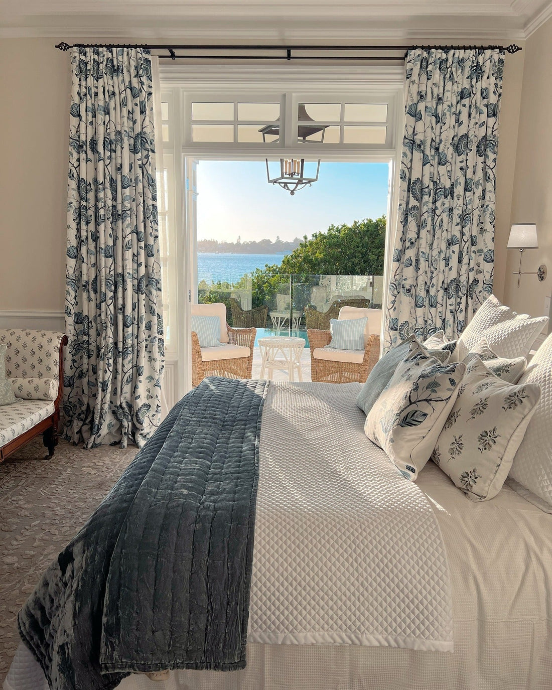 17 Timeless Bedroom Ideas with Curtains to Steal