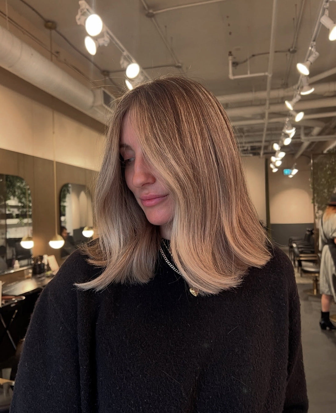 18 Cool-Girl Shoulder Length Hair Styles to Try