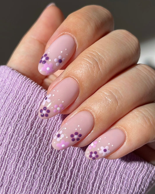 18 Gorgeous Floral Nail Ideas for a Fresh Look