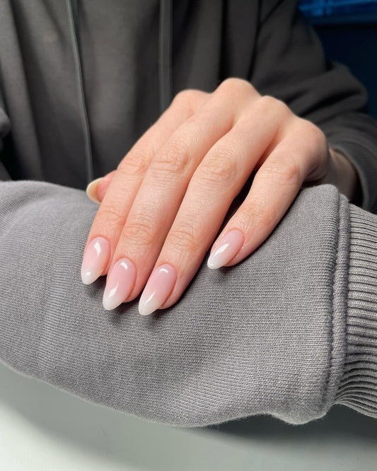 15 Beautiful White Ombre Nail Ideas