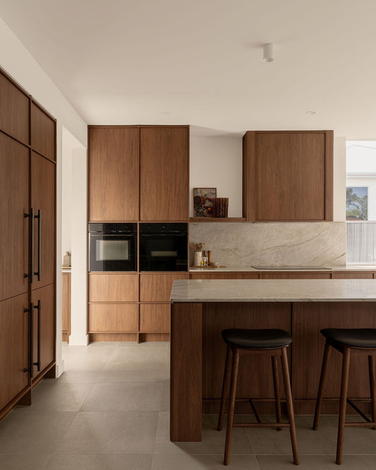 25 Trending Oak Cabinets Kitchen Ideas with Natural Style