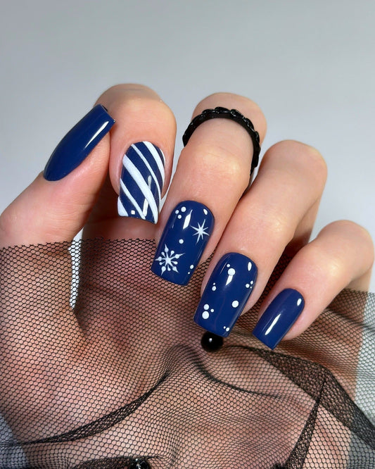 15 Blue Christmas Nail Ideas That Feel Magical 2026