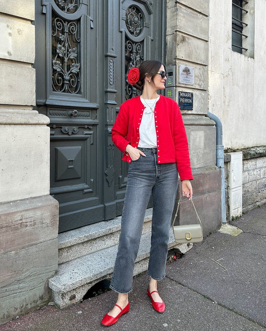 15 Modern Outfits with Grey Jeans