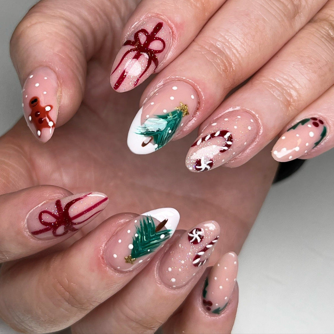 13 Fun Christmas Dip Nail Ideas to Try This Year