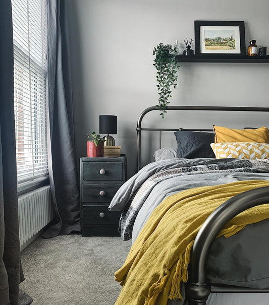 14 Minimalist Yellow and Gray Bedroom Ideas Done Right