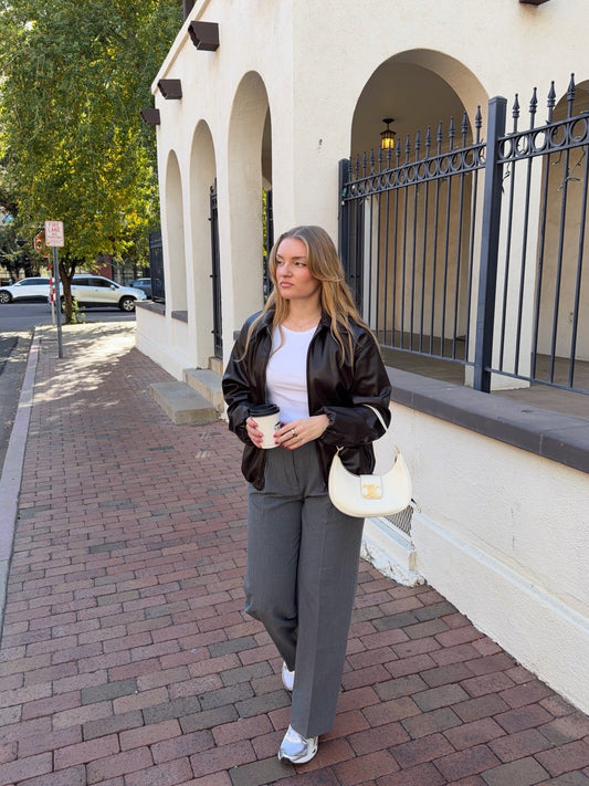 15 Smart Outfits with Leather Jackets 2026