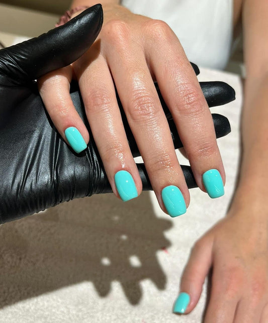 16 Fresh Tiffany Blue Nail Ideas