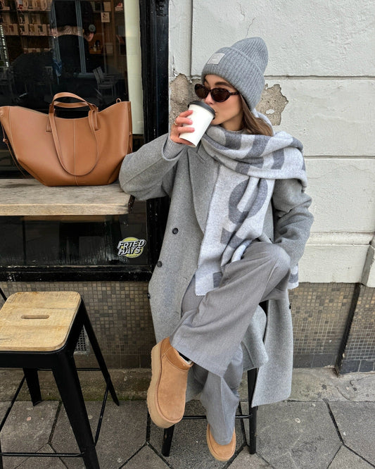 13 Polished Winter Work Outfits for Women 2026