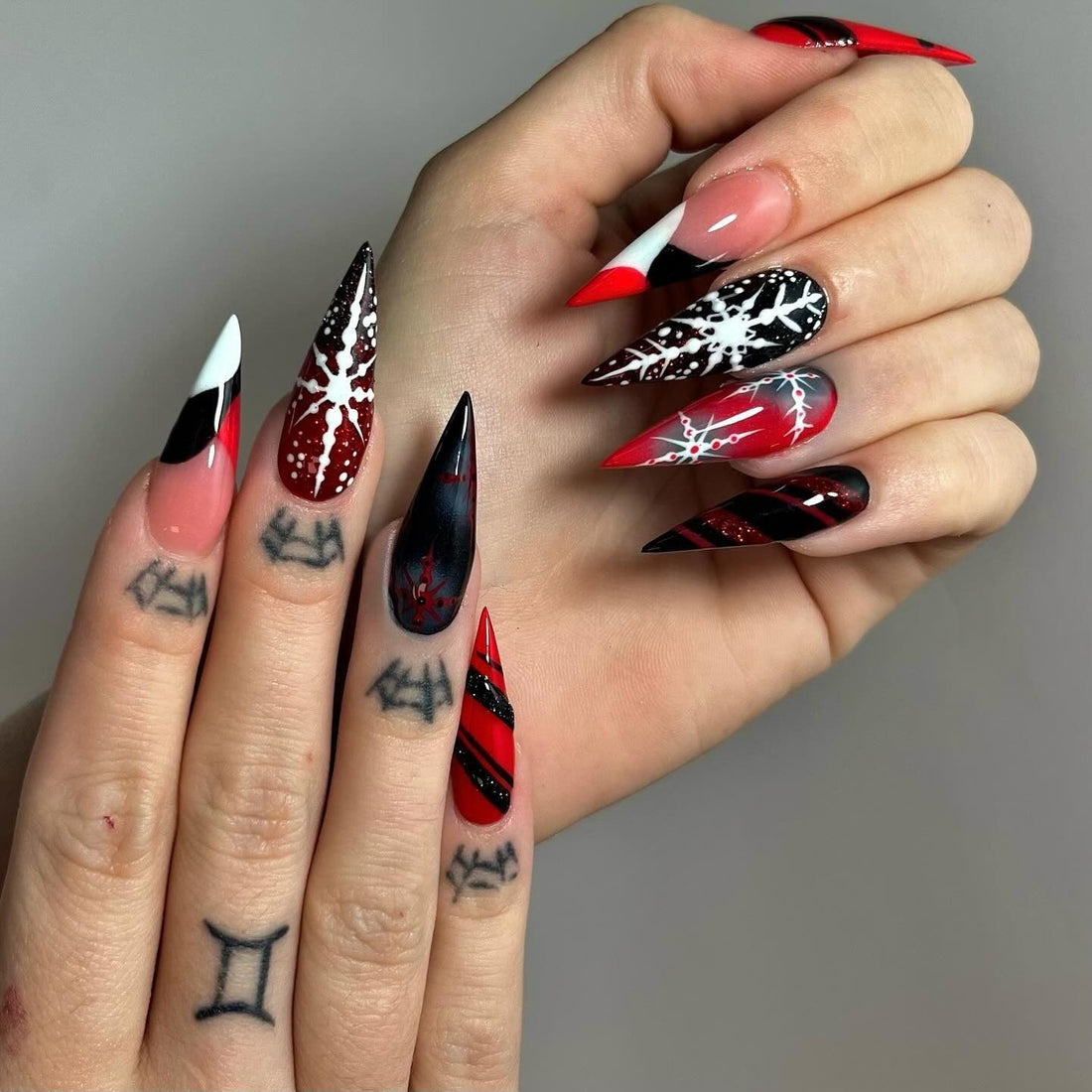 15 Eye-Catching Black and Red Nail Ideas 2026