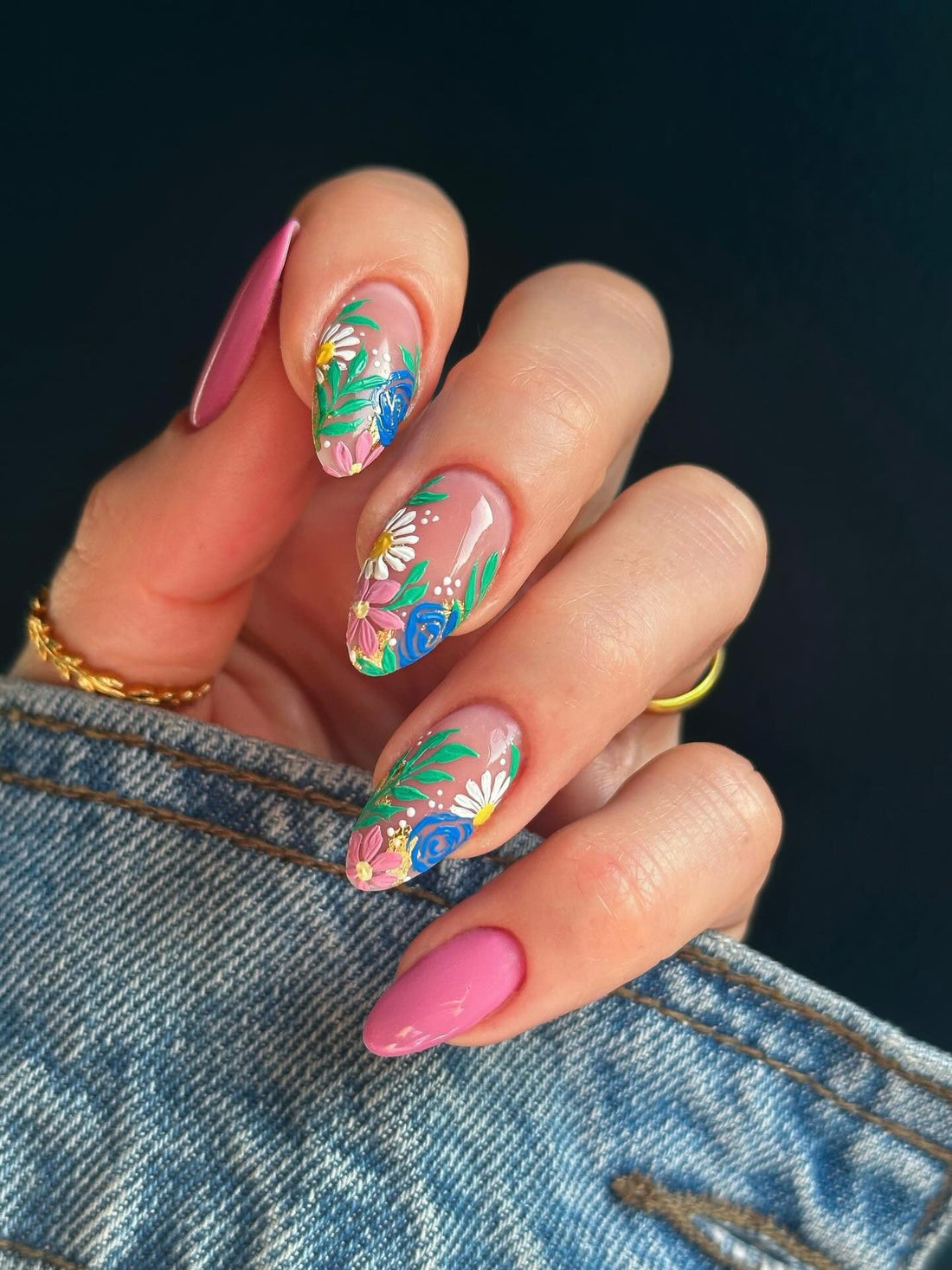 14 Pretty Flower Dip Nail Ideas