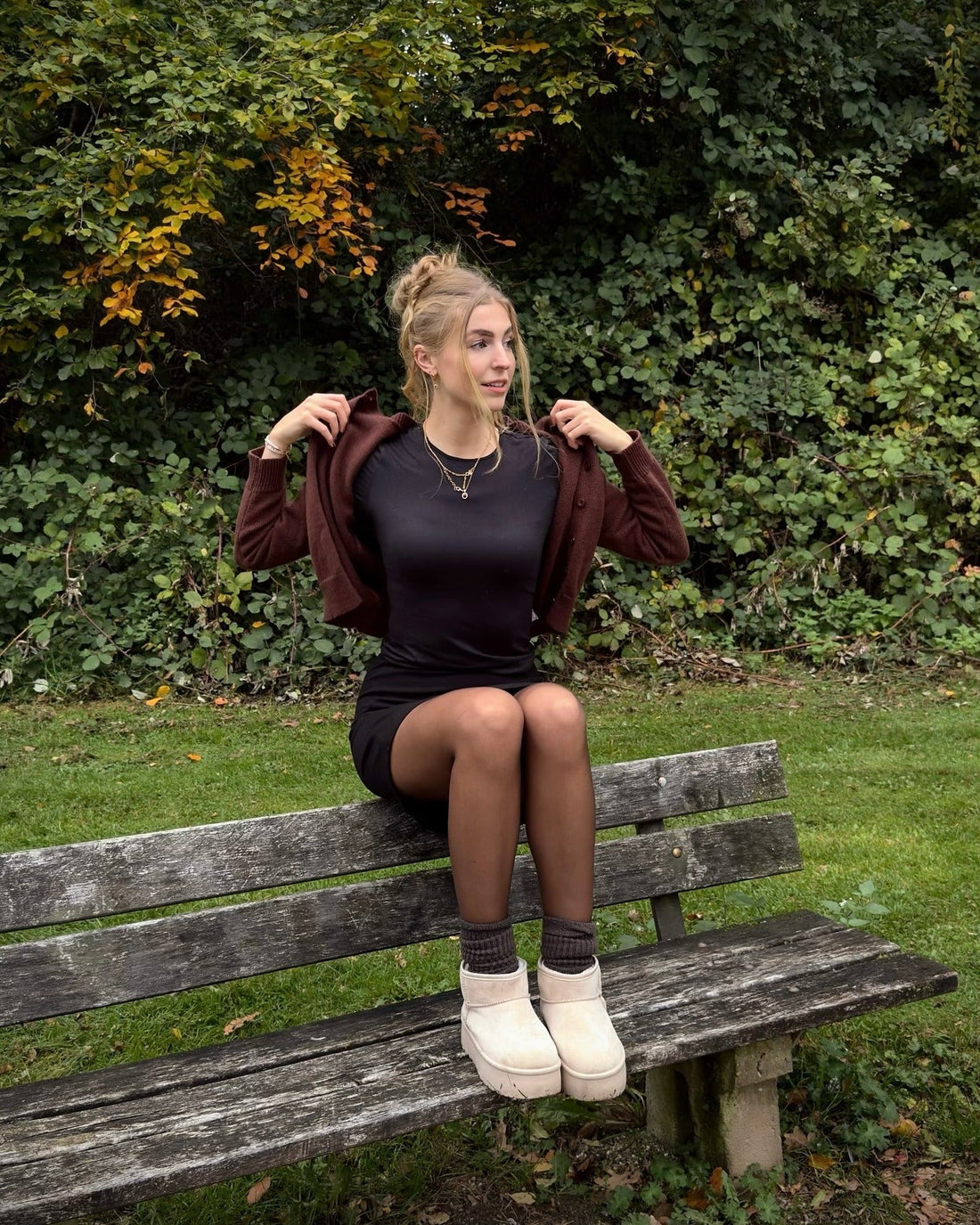 15 Cozy Outfits with Ugg Boots