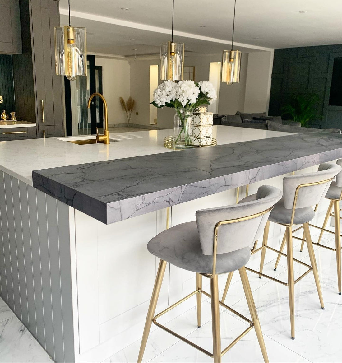13 Elegant Gold Kitchen Ideas Worth Saving