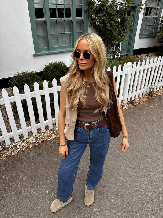 13 Elevated Outfits with Dark Blue Jeans 2026