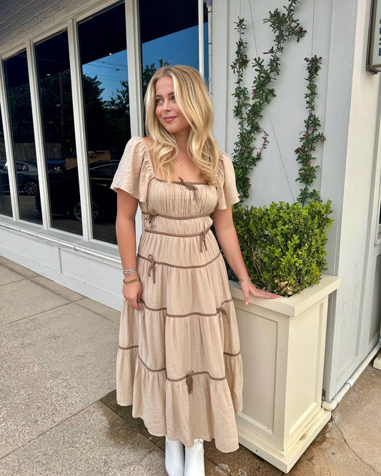 13 Stunning Maxi Dress Outfit Ideas 2026