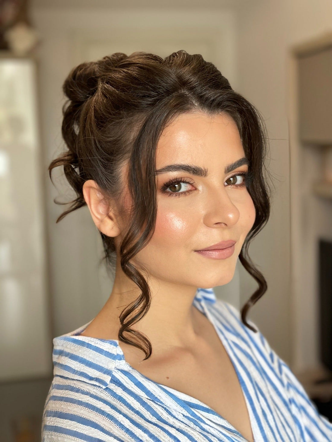 15 Bun Hairstyles That Always Impress
