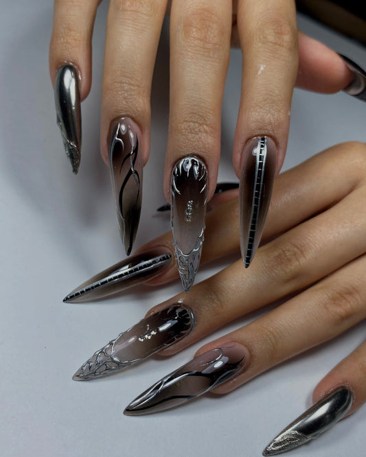 15 Fierce Grunge Nail Ideas That Steal the Scene