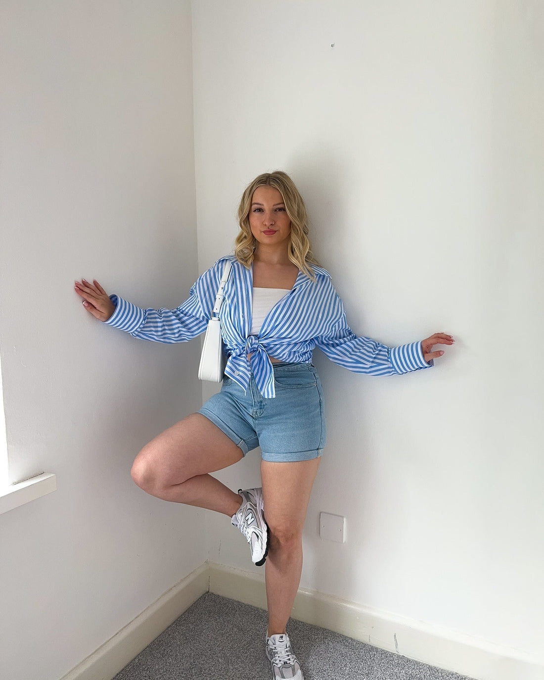 16 Cool Denim Shorts Outfit Inspiration 2026