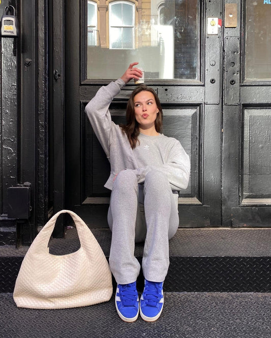 13 Trendy Outfits with Sneakers 2025