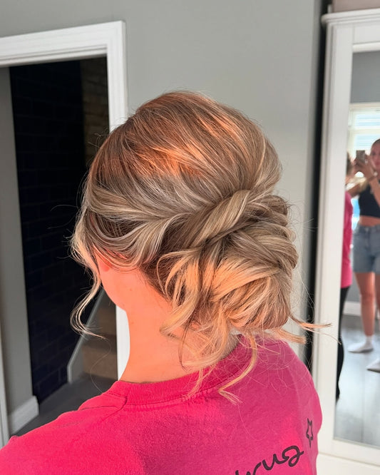 13 Chic Low Messy Hair Bun Looks