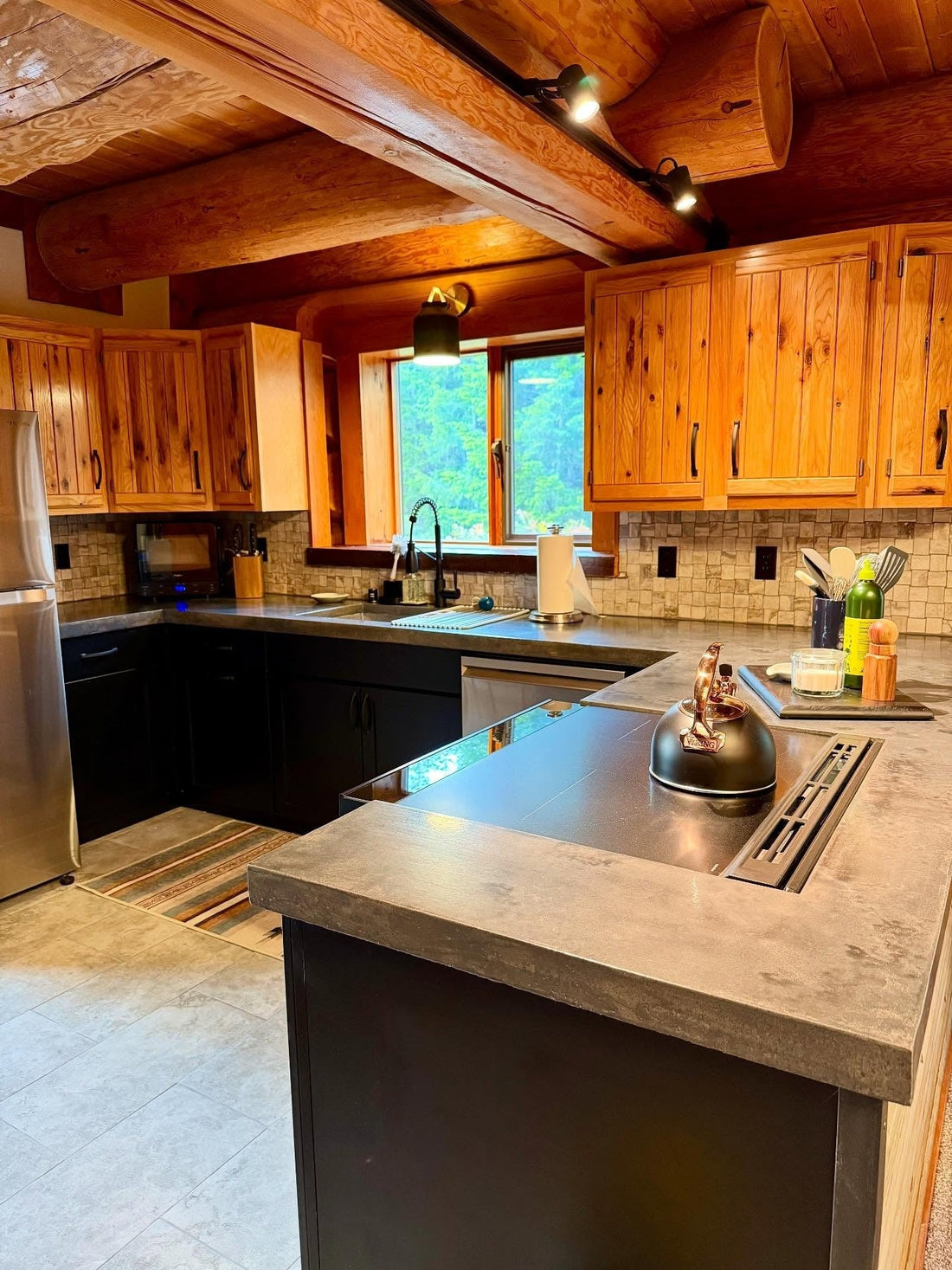 15 Cabin Kitchen Ideas Designers Use