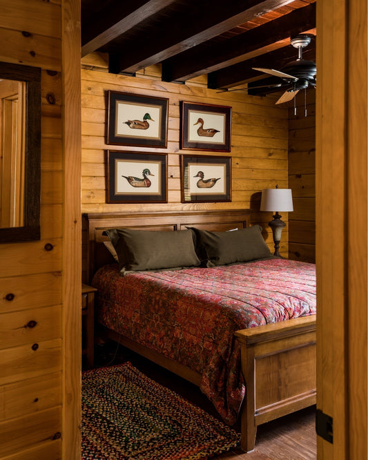 13 Log Cabin Bedroom Ideas for Rustic Comfort 2026