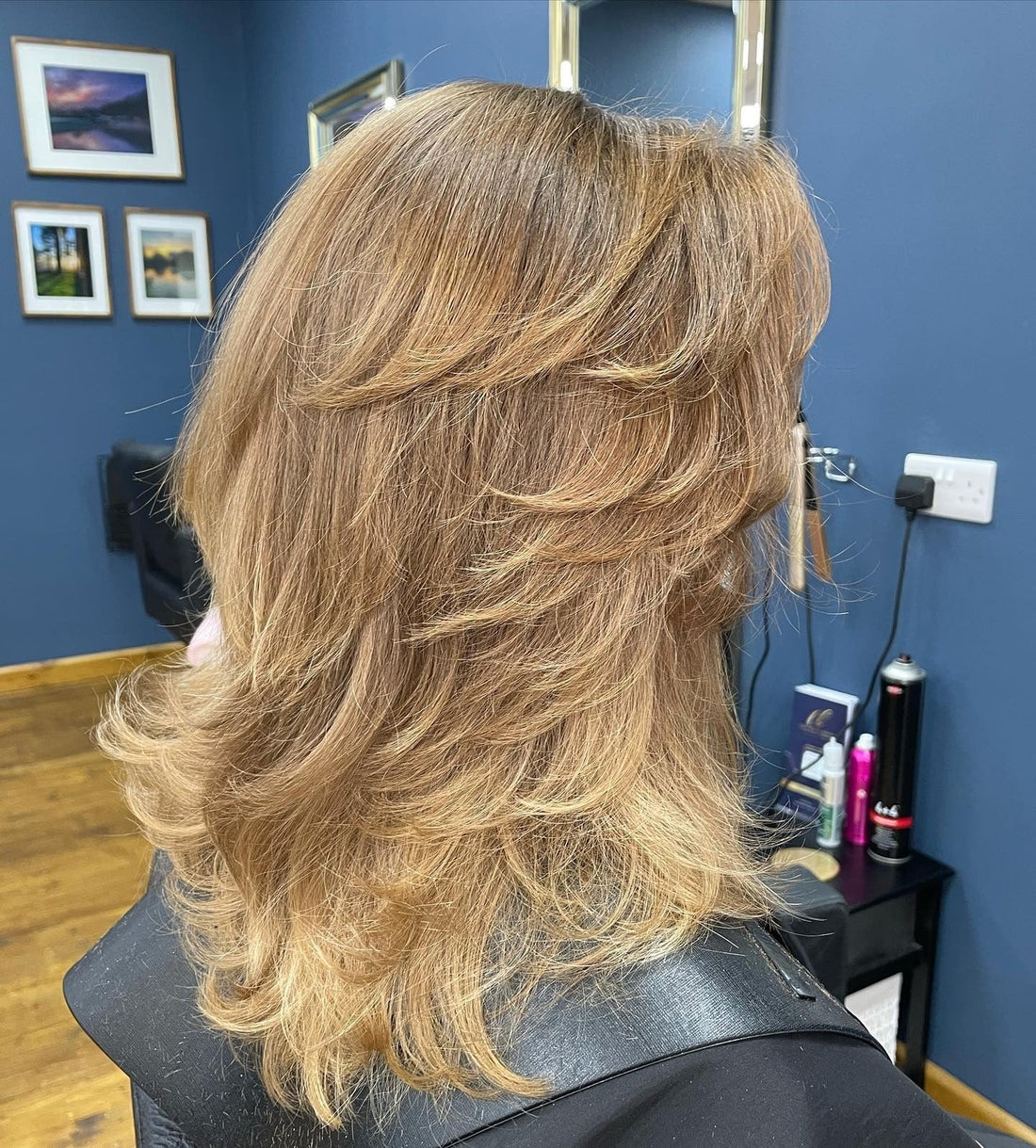 14 Stylish Medium Shaggy Hairstyles