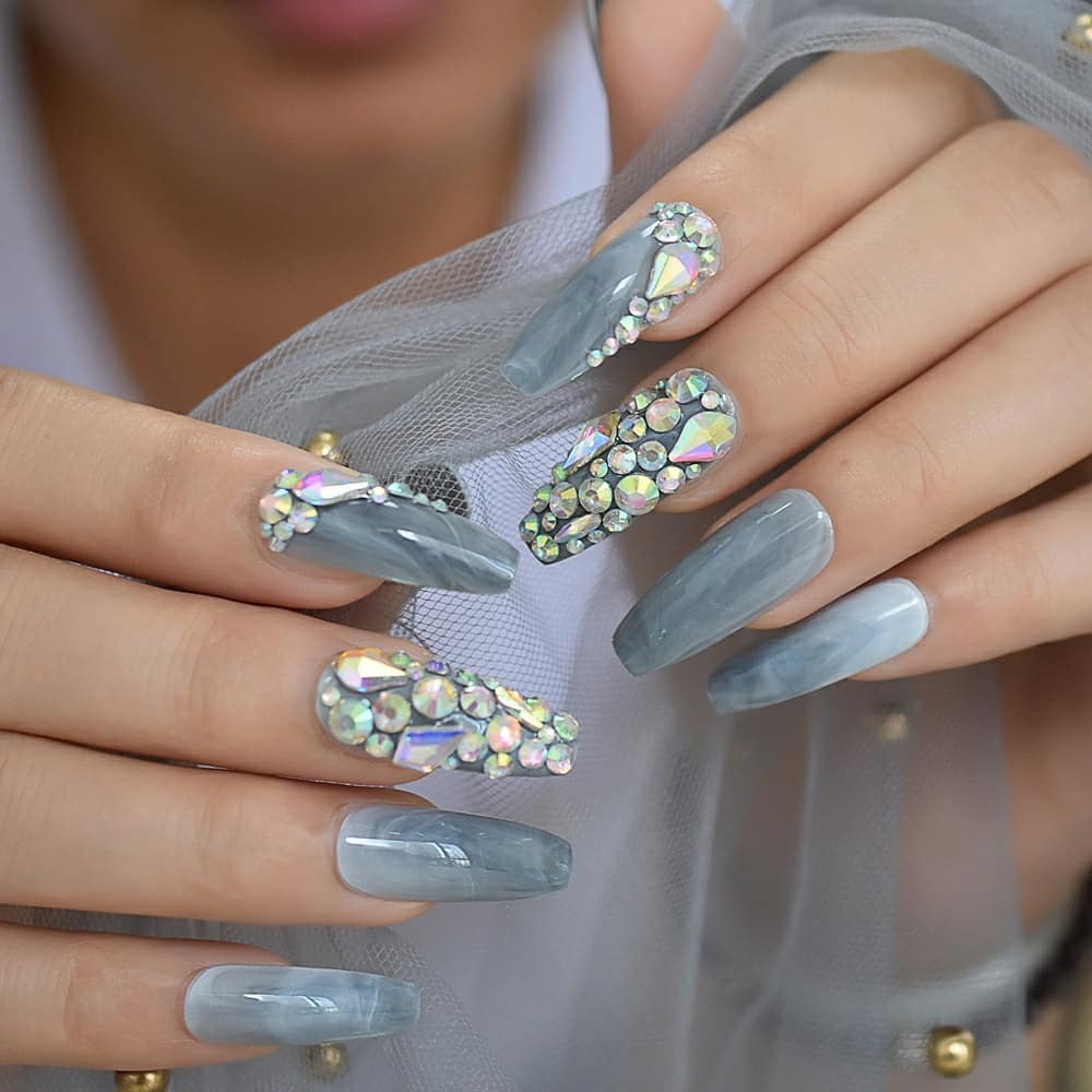 13 Sleek Grey Coffin Nail Ideas to Screenshot Today