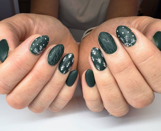 13 Easy Winter Nail Ideas for Cozy Season