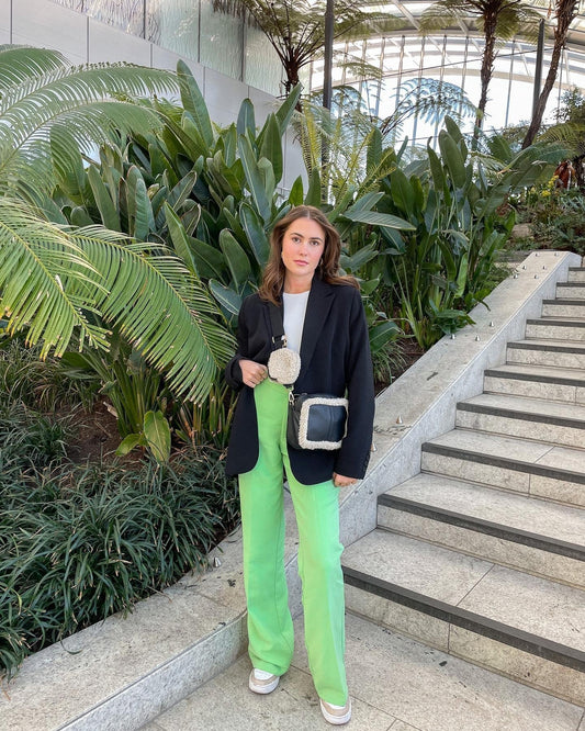 13 Smart-Casual Outfits with Green Trousers 2025