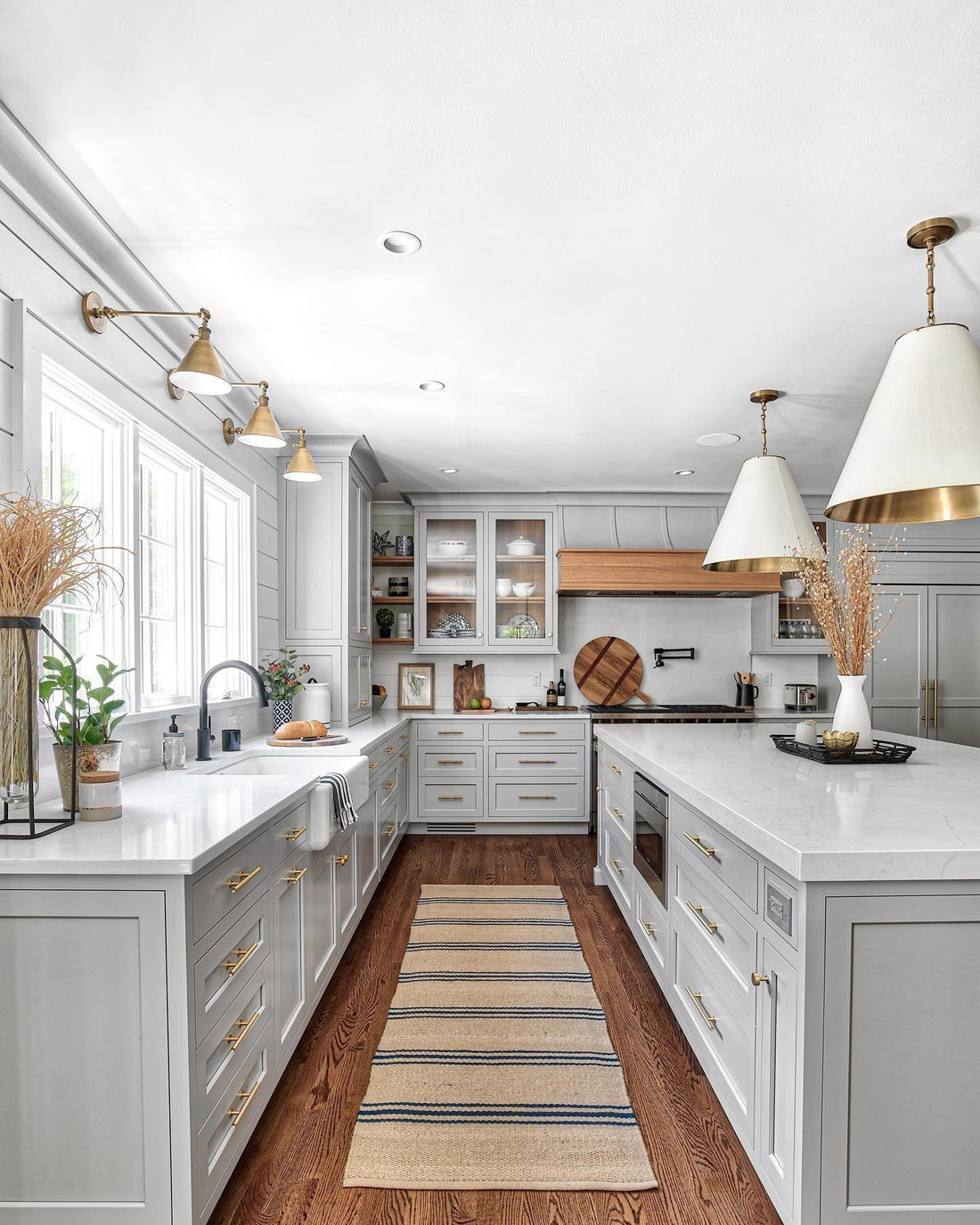 13 Modern Grey Cabinet Kitchen Ideas