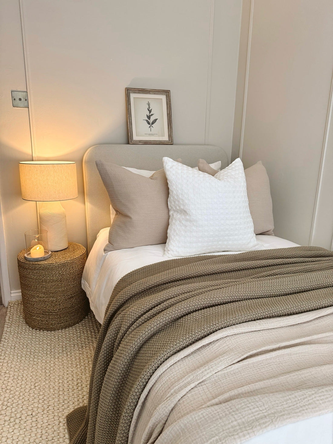 13 Space-Saving Small Bedroom Furniture Ideas 2026