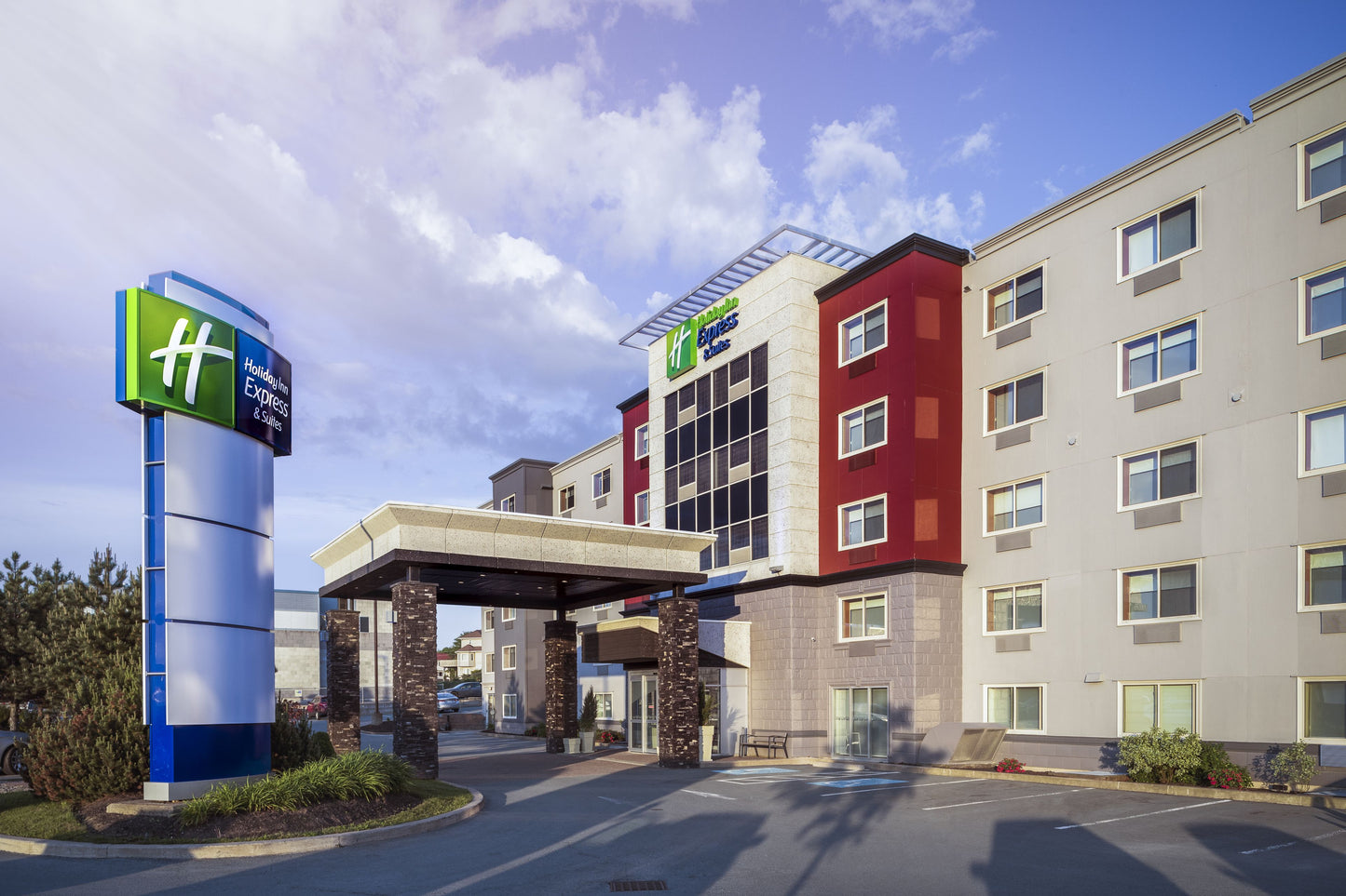 Hotel Review: Holiday Inn Express & Suites Halifax (Reviews, Pricing & Amenities)