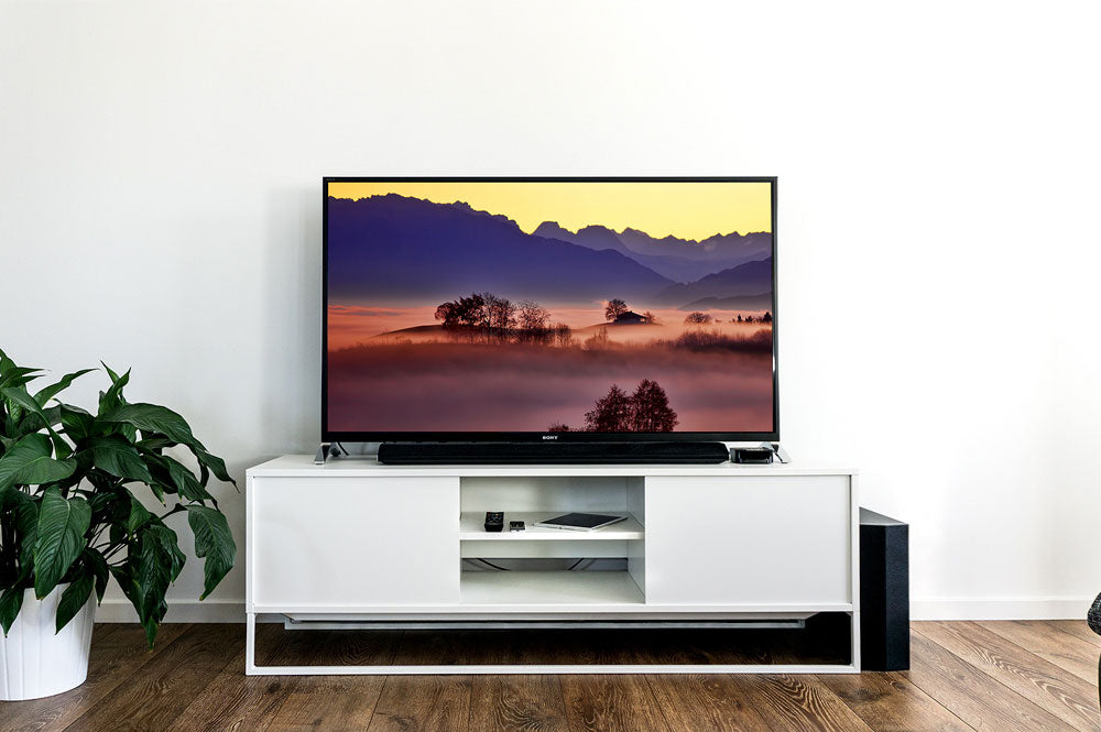 Free Smart TV Empty Display Screen Mockup