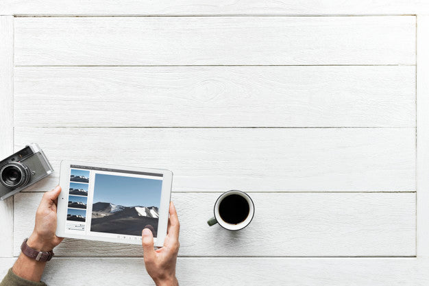 Free Aerial View Of Digital Tablet On Wooden Table Photography Hobby Concept Psd