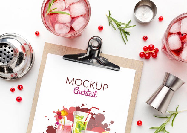 Free Alcoholic Drinks With Clipboard Mock-Up Psd