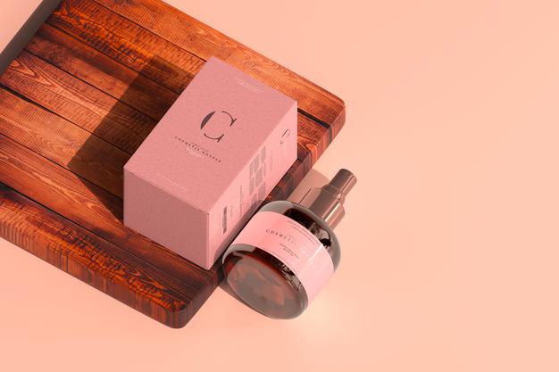 Free Amber Glass Cosmetic Spray Bottle And Box Mockup Psd