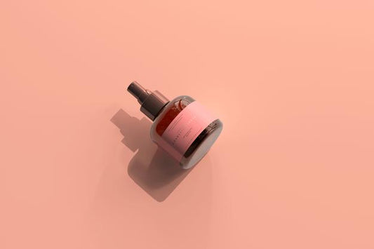 Free Amber Glass Cosmetic Spray Bottle Mockup Psd