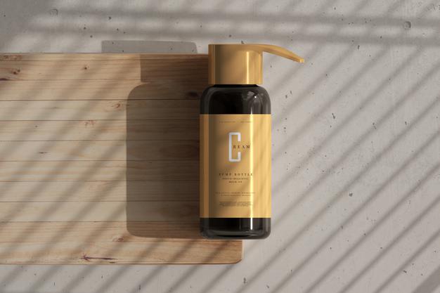 Free Amber Glass Pump Bottle Mockup Psd