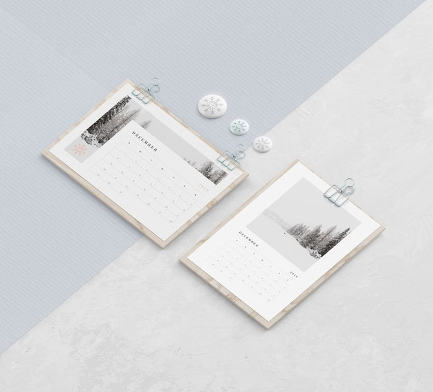 Free Annual Calendar In Wooden Board Support Psd