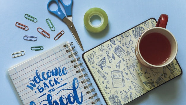 Free Back To School Mockup With Open Book Psd