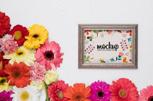 Free Beautiful Floral Concept Mock-Up Psd