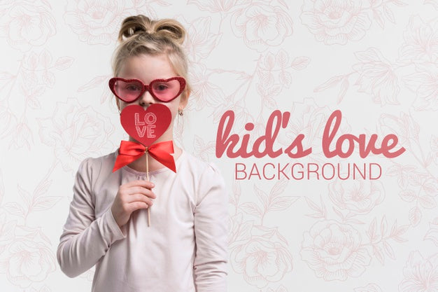 Free Beautiful Kid'S Love Concept Psd